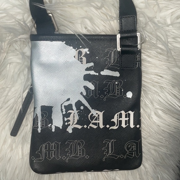 Gwen Stefani L.A.M.B. Crossbody Old English Splatter Paint Bag &FREE Card Wallet - Picture 5 of 10